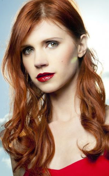 Julie McNiven
